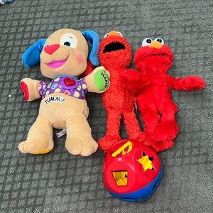 Lot of 4 toys